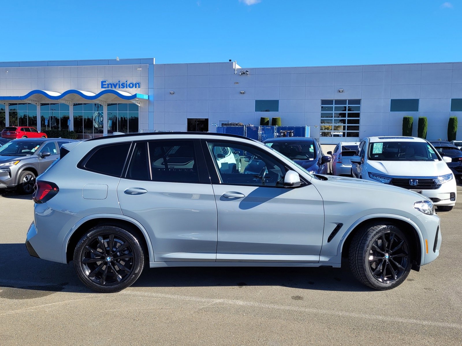 Used 2023 BMW X3 sDrive30i w/ M Sport Package image 4