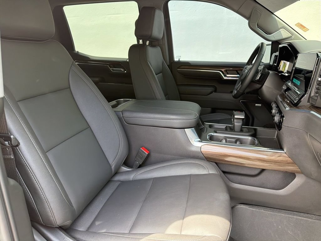 Used 2024 Chevrolet Silverado 1500 LT Trail Boss w/ LT Trail Boss Premium Package AWD/4WD image 42