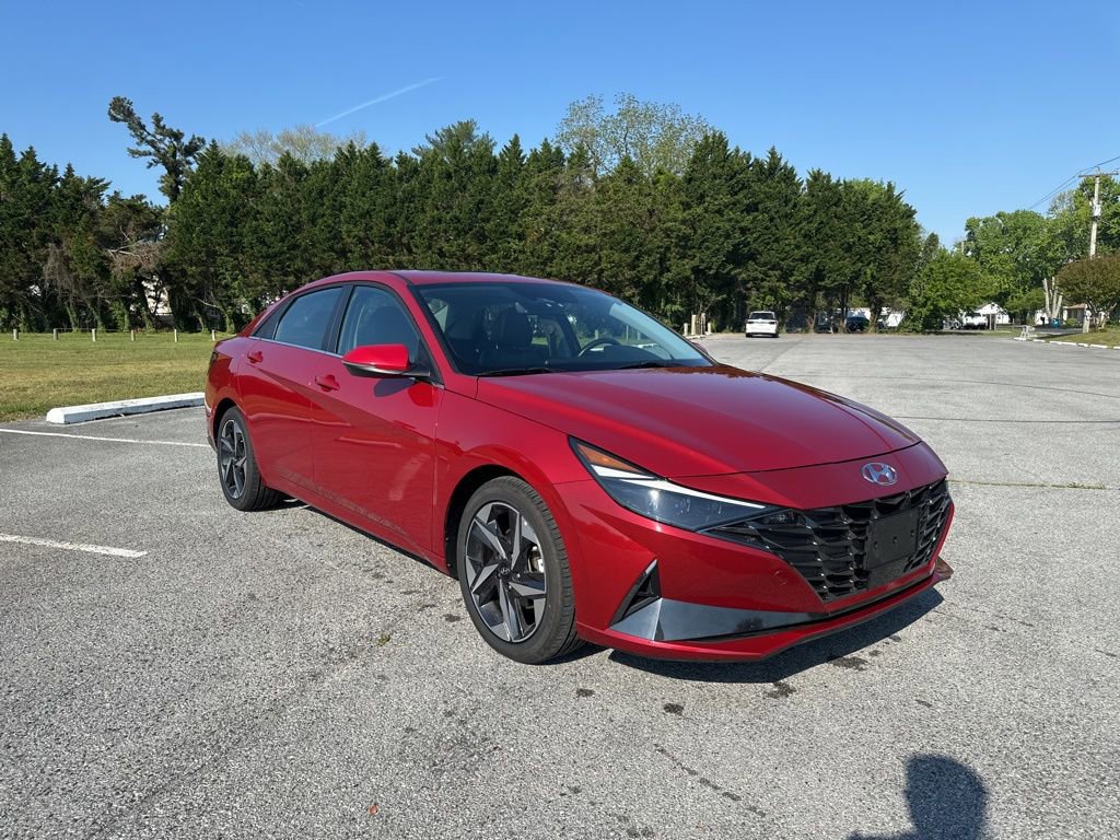 Used 2022 Hyundai Elantra Limited w/ Cargo Package FWD image 3