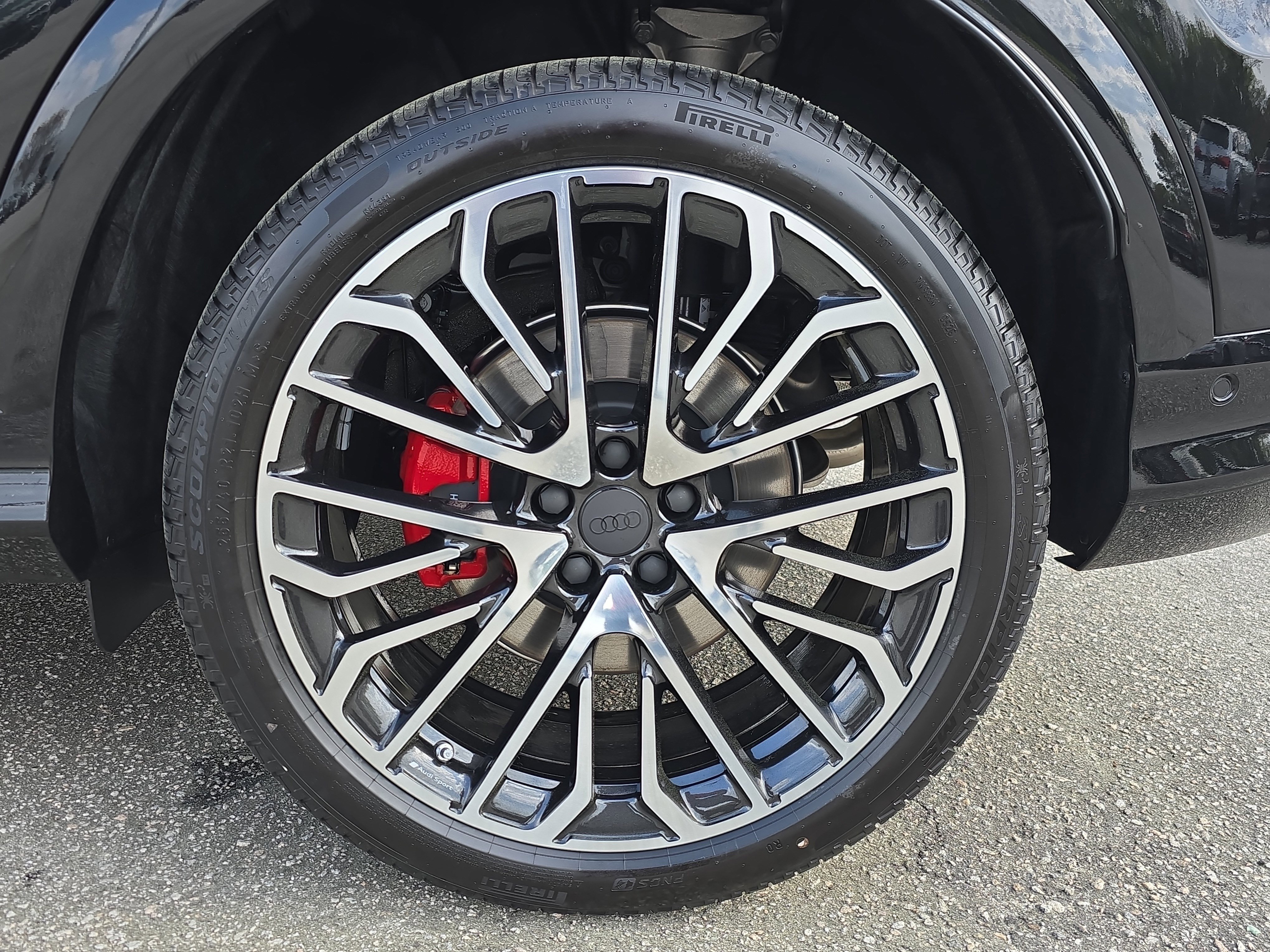 New 2026 Audi SQ5 Premium Plus image 32