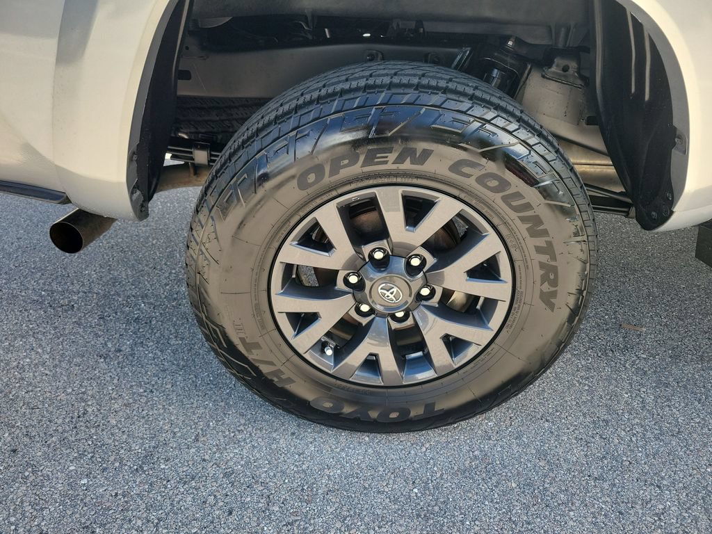 Certified 2023 Toyota Tacoma SR5 w/ Technology Package AWD/4WD image 30