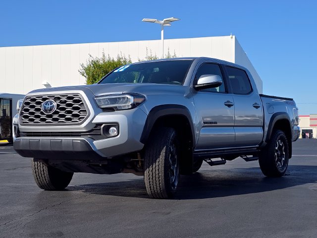 Used 2022 Toyota Tacoma TRD Off-Road AWD/4WD image 10