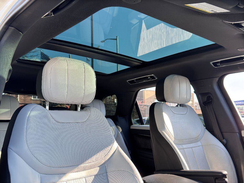 Used 2023 Land Rover Range Rover Sport SE Dynamic image 34