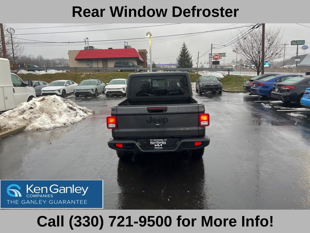 Used 2025 Jeep Gladiator Sport image 12