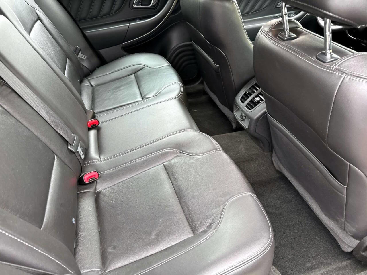 Used 2015 Ford Taurus SEL AWD/4WD image 9