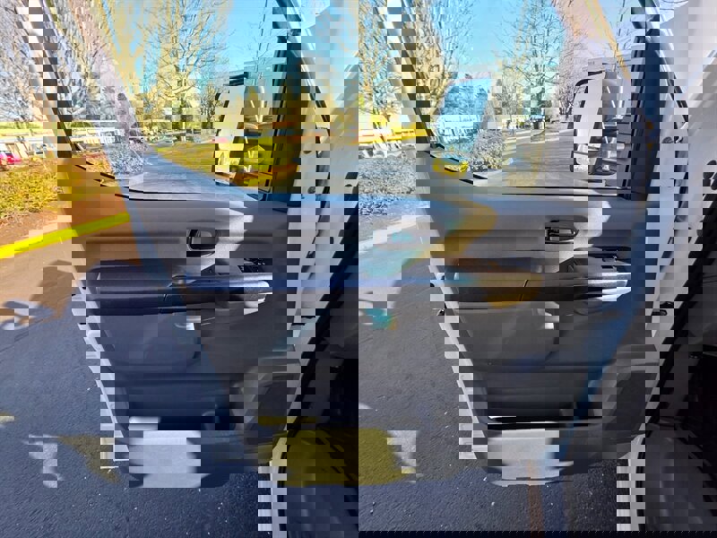 Used 2018 Nissan NV 3500 SL w/ Navigation Package image 31