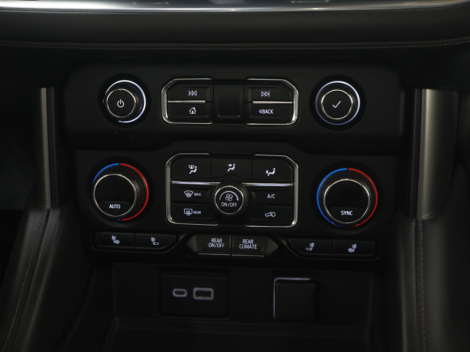 Used 2021 Chevrolet Tahoe LT w/ LT Signature Package image 24