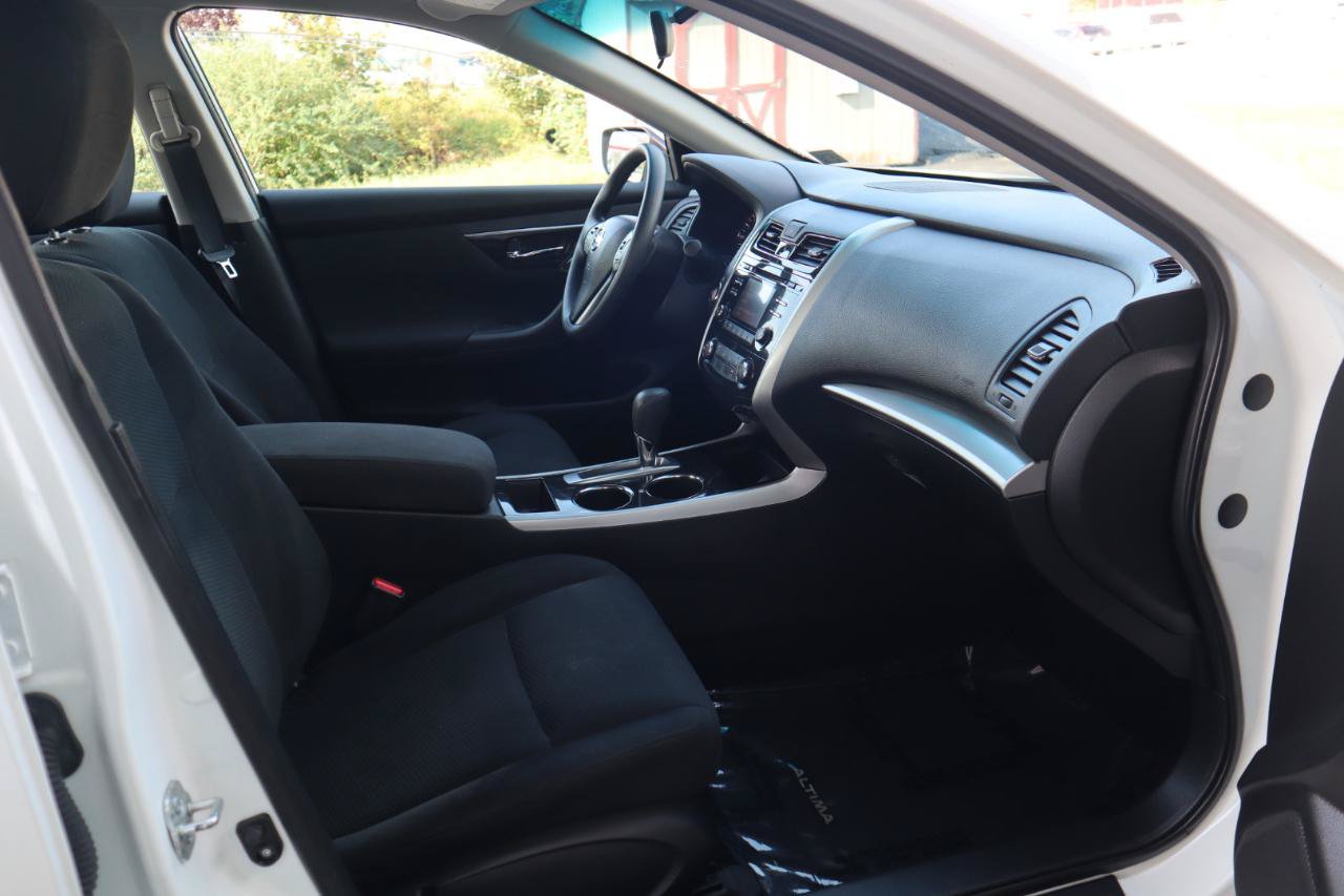 Used 2014 Nissan Altima 2.5 S w/ Display Audio Package FWD image 34
