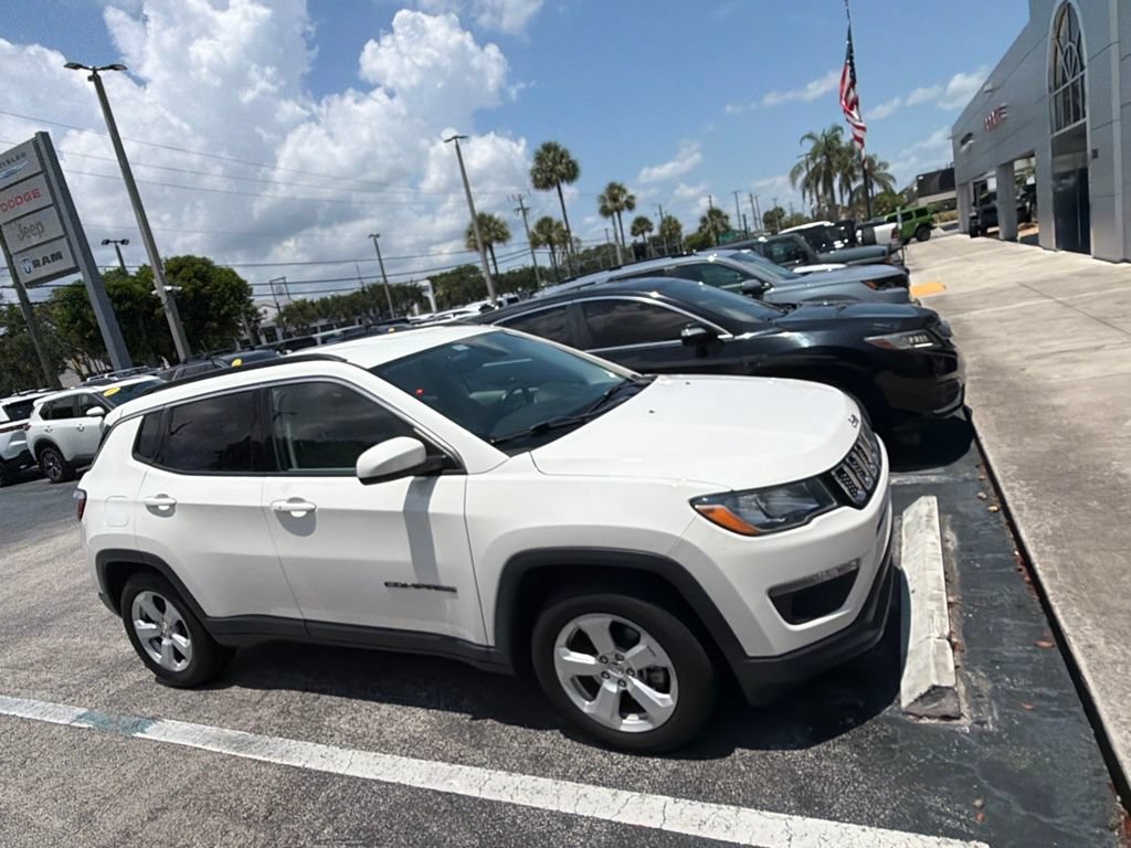 Used 2020 Jeep Compass Latitude w/ Popular Equipment Group FWD image 4