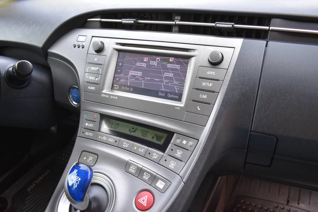 Used 2013 Toyota Prius Three image 25