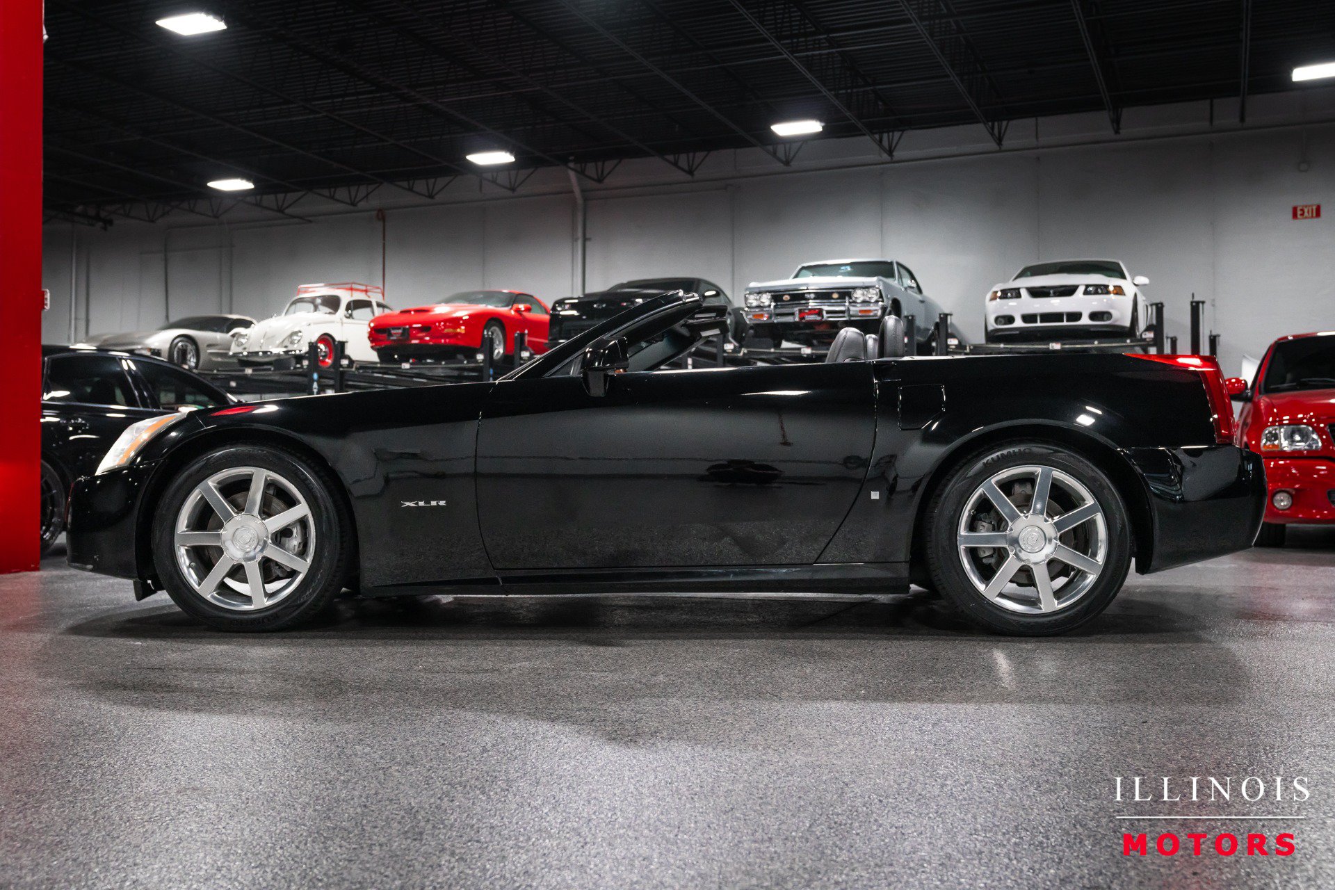 Used 2006 Cadillac XLR RWD image 2