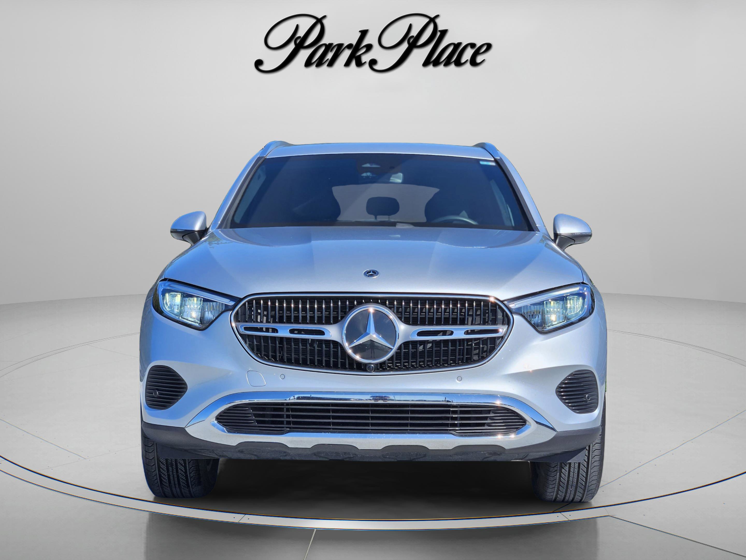 Certified 2025 Mercedes-Benz GLC 300 image 8