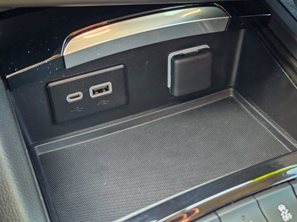 Certified 2023 Buick Envision Essence AWD/4WD image 27