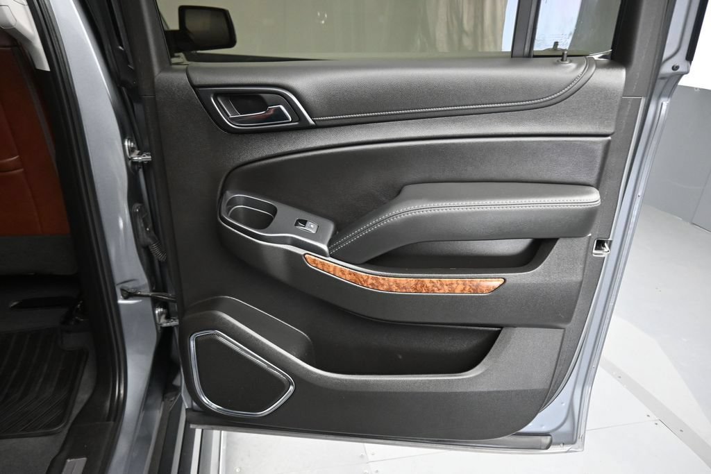 Used 2019 Chevrolet Suburban Premier w/ Premier Plus Edition AWD/4WD image 42