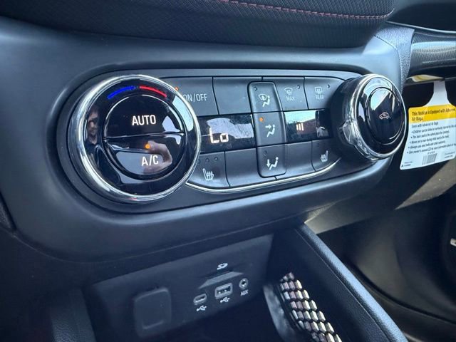 Used 2021 Chevrolet TrailBlazer RS w/ Technology Package image 23