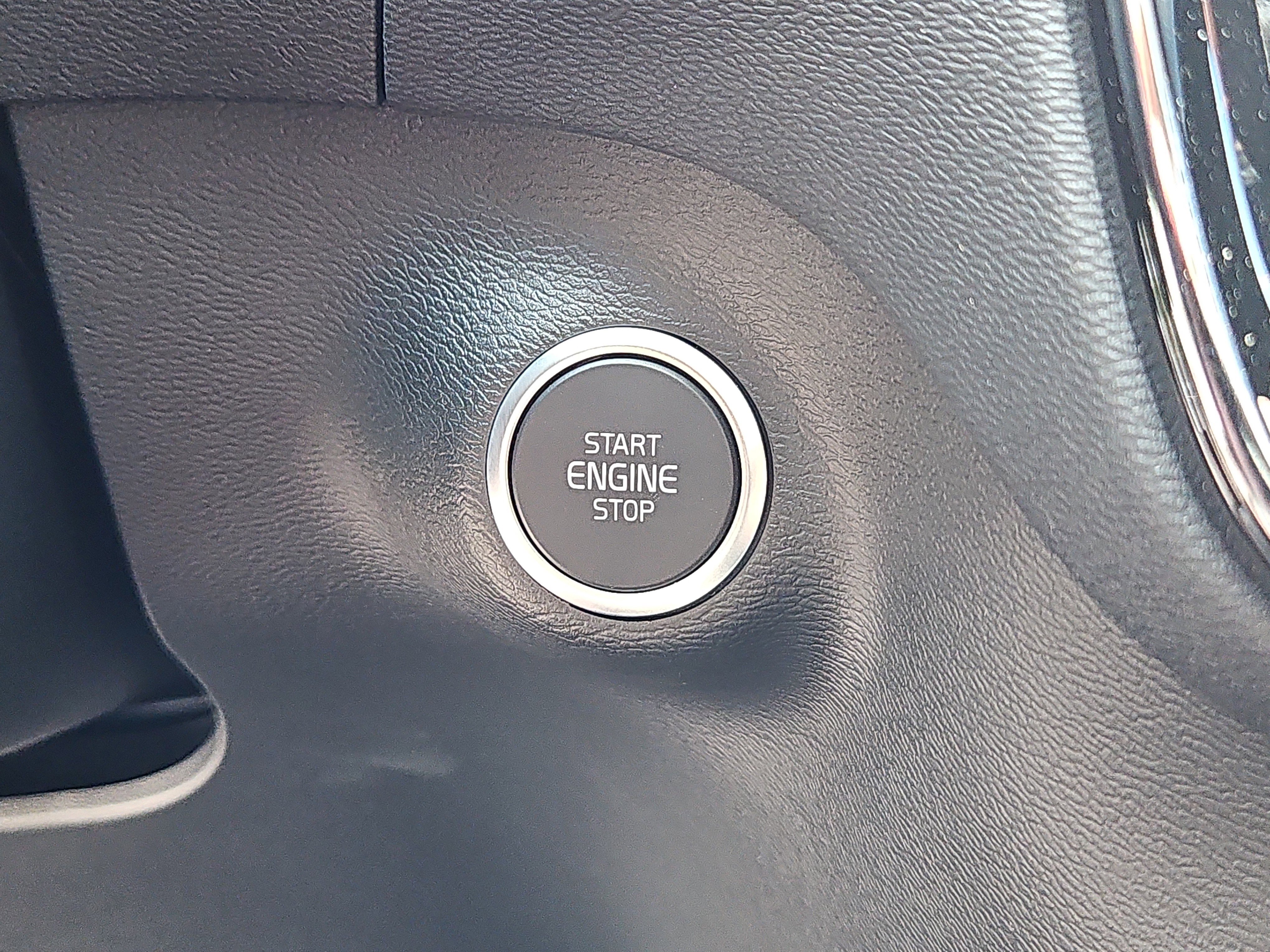 New 2026 Volvo XC40 B5 Ultra w/ Protection Package Premier image 15