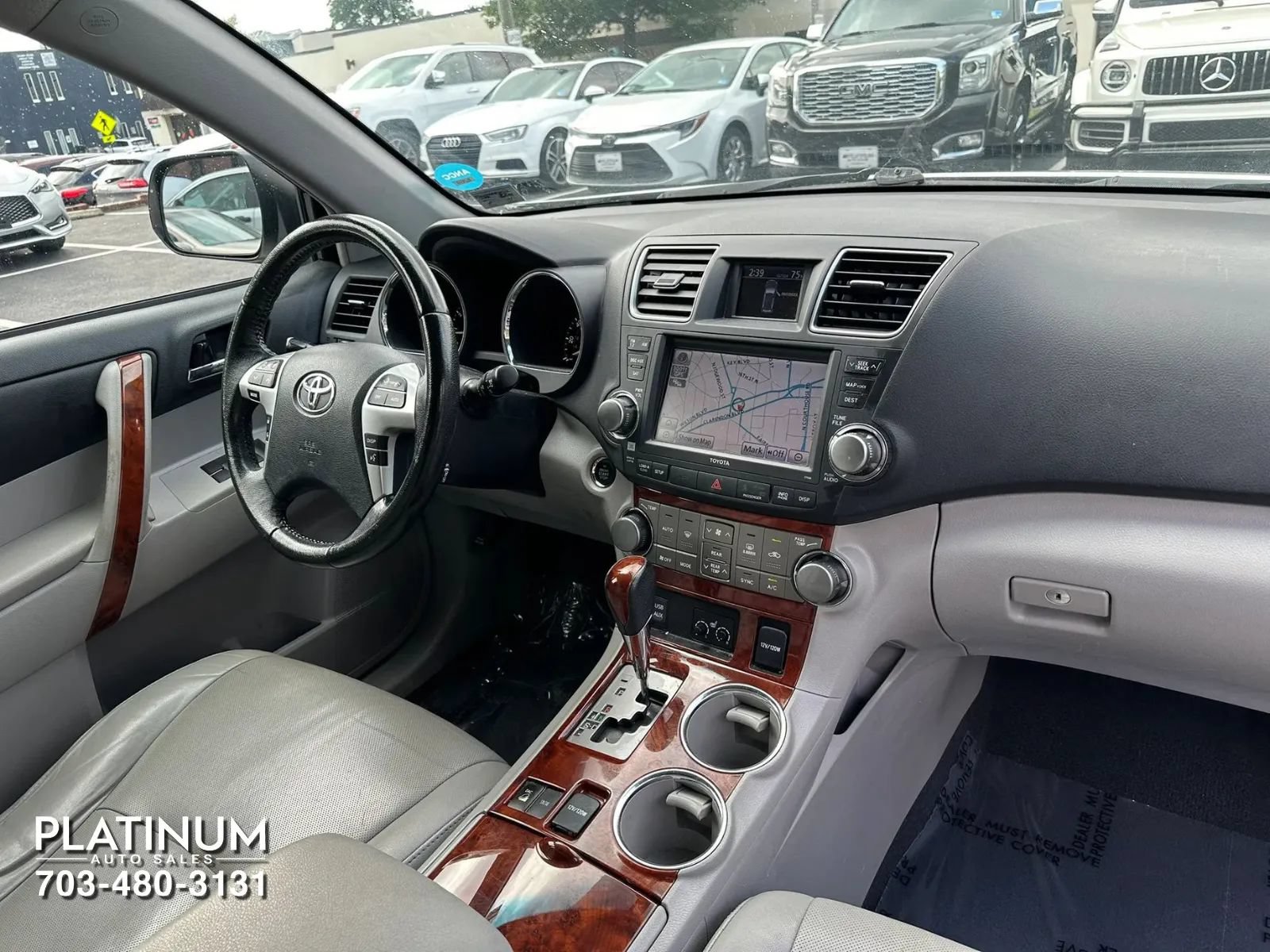 Used 2012 Toyota Highlander Limited w/ Tow Pkg AWD/4WD image 27