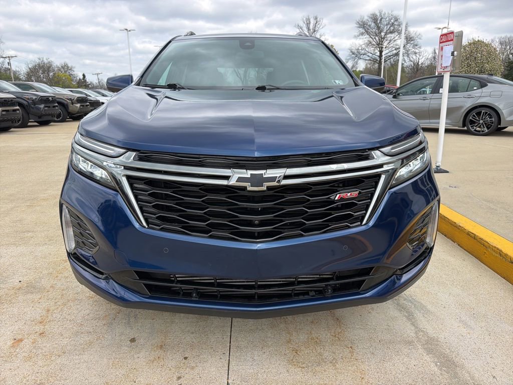 Used 2022 Chevrolet Equinox RS w/ Infotainment Package AWD/4WD image 2
