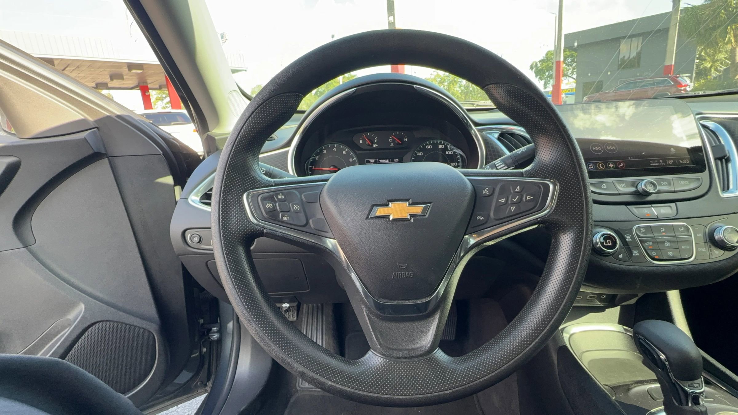 Used 2021 Chevrolet Malibu LT FWD image 10