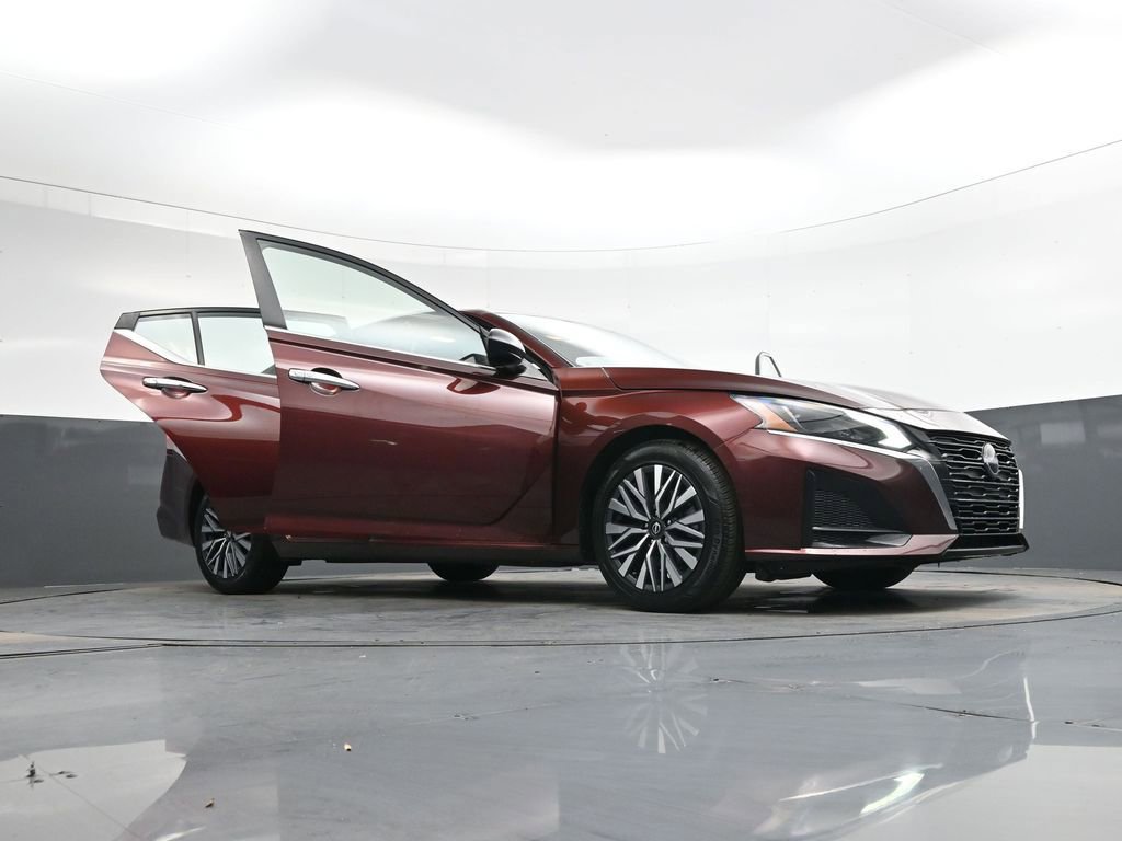 Used 2024 Nissan Altima 2.5 SV image 38