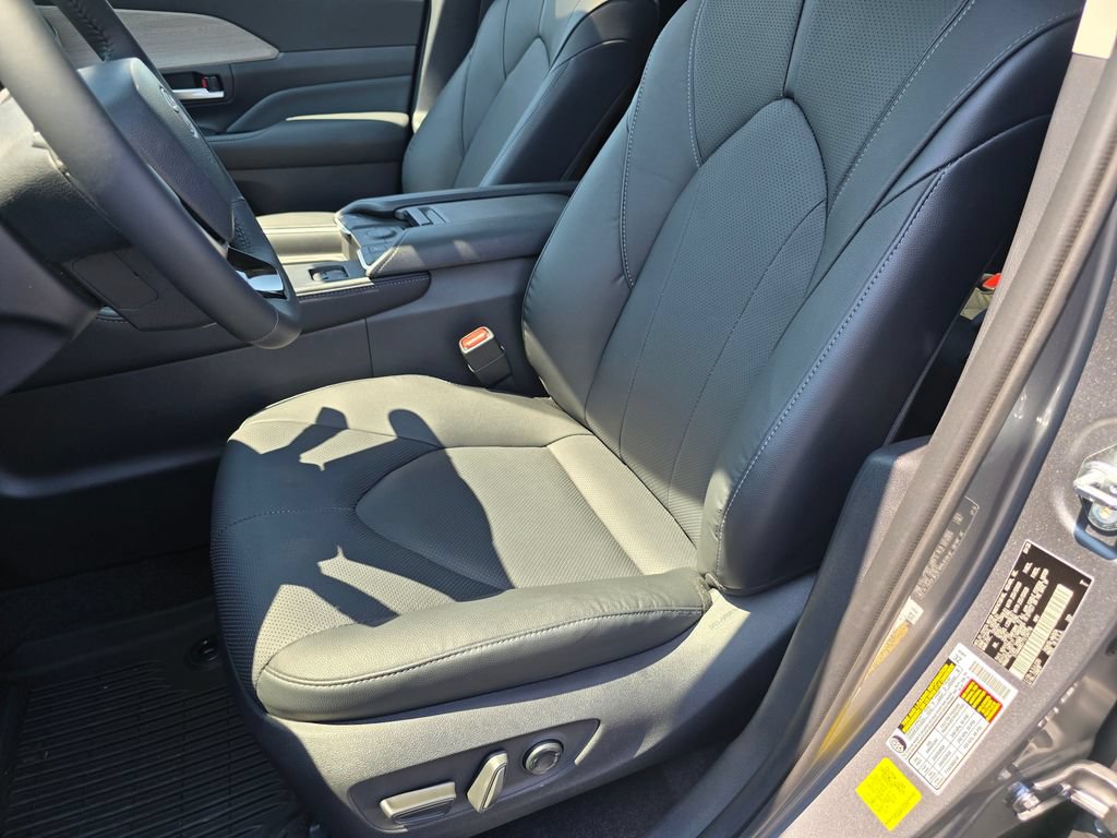 New 2026 Toyota Grand Highlander AWD image 17