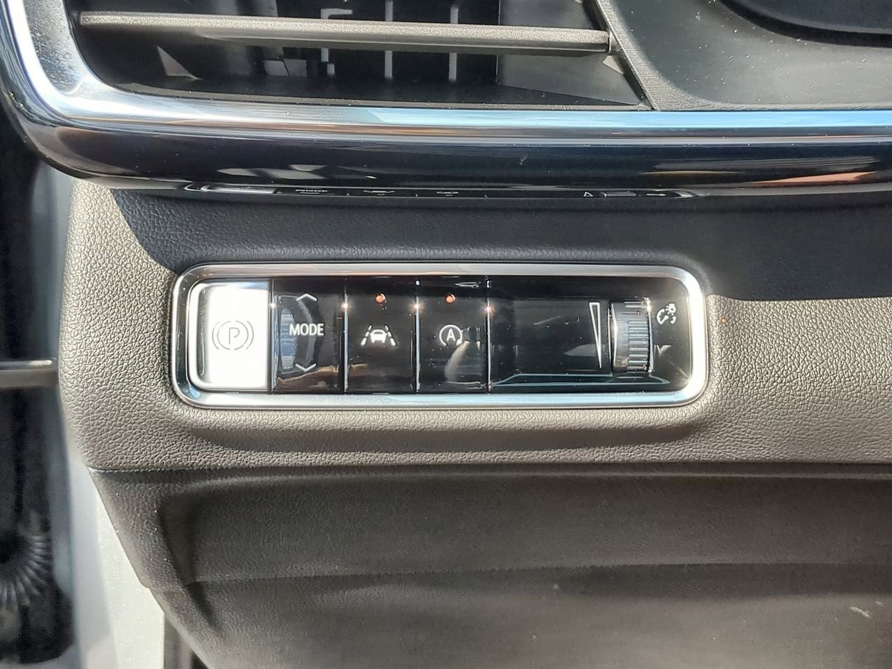 Used 2025 Buick Envision Preferred image 18