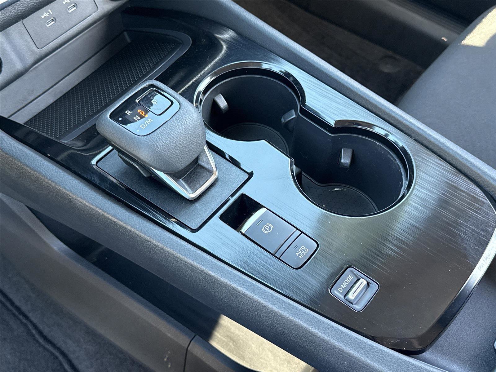 Used 2025 Nissan Rogue S FWD image 8