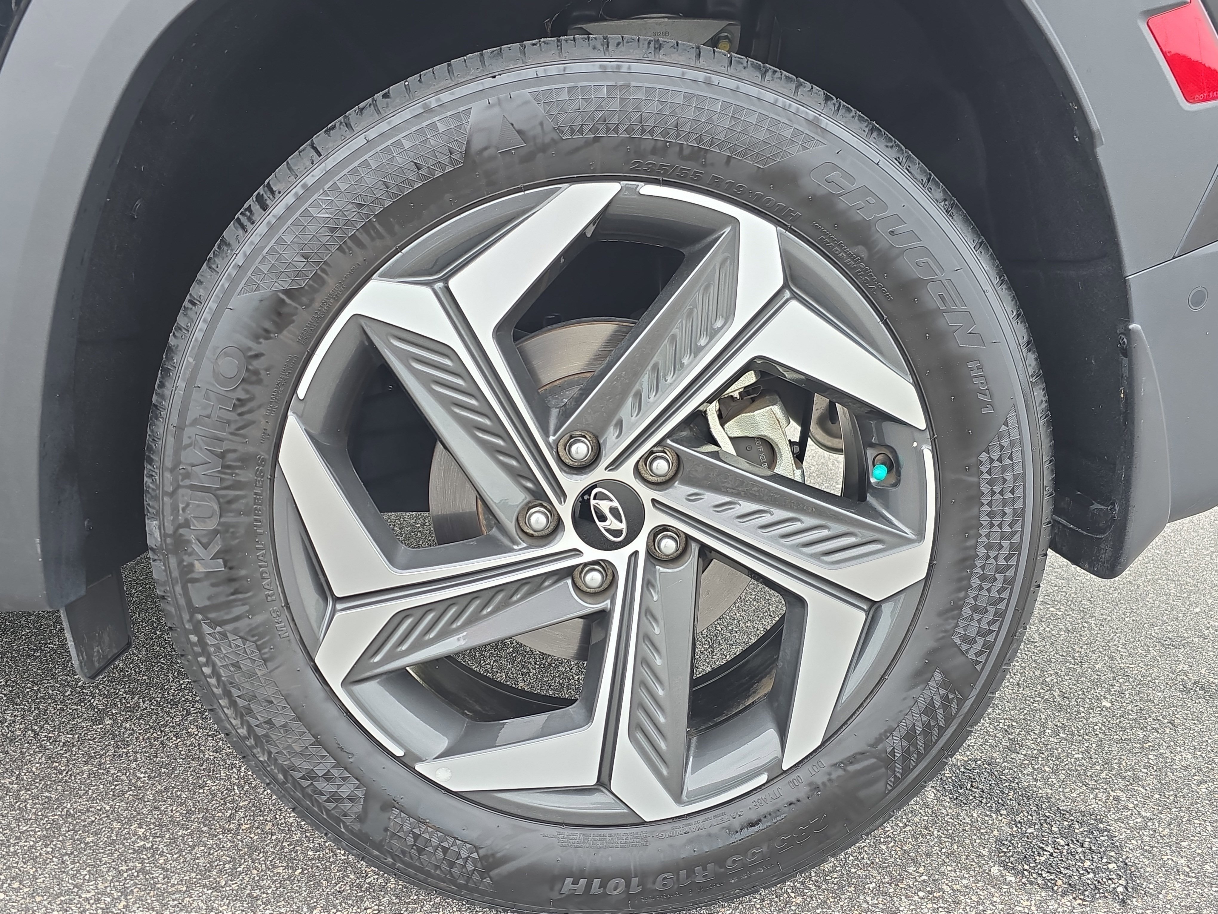 Used 2024 Hyundai Tucson Limited FWD image 32