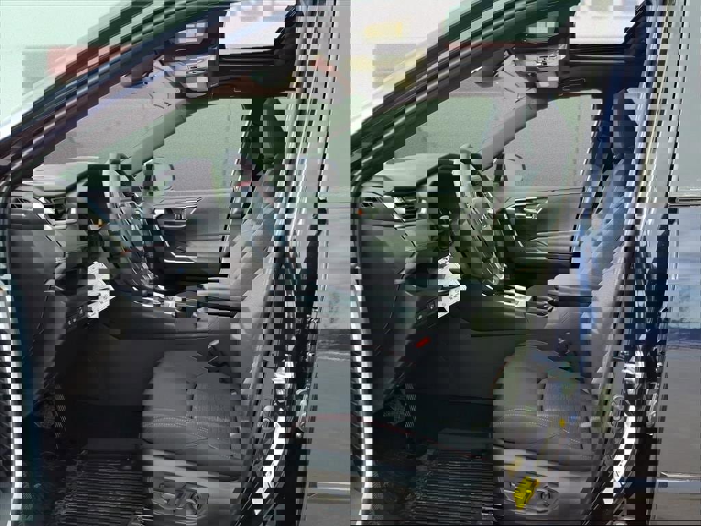 New 2025 Toyota RAV4 SE image 14