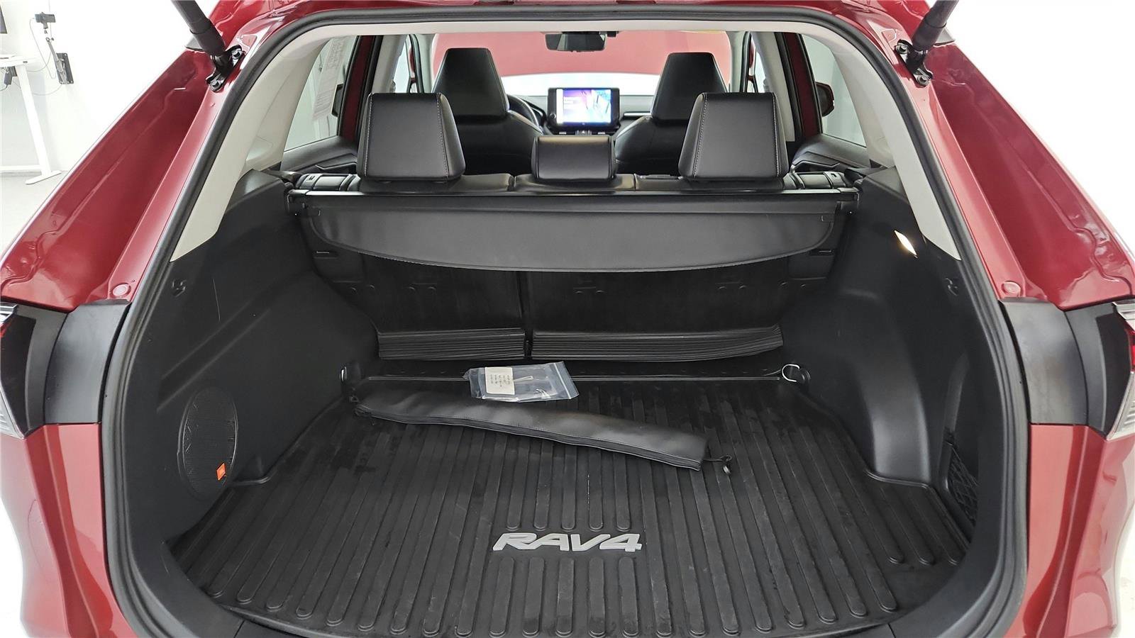 Used 2024 Toyota RAV4 Limited image 28