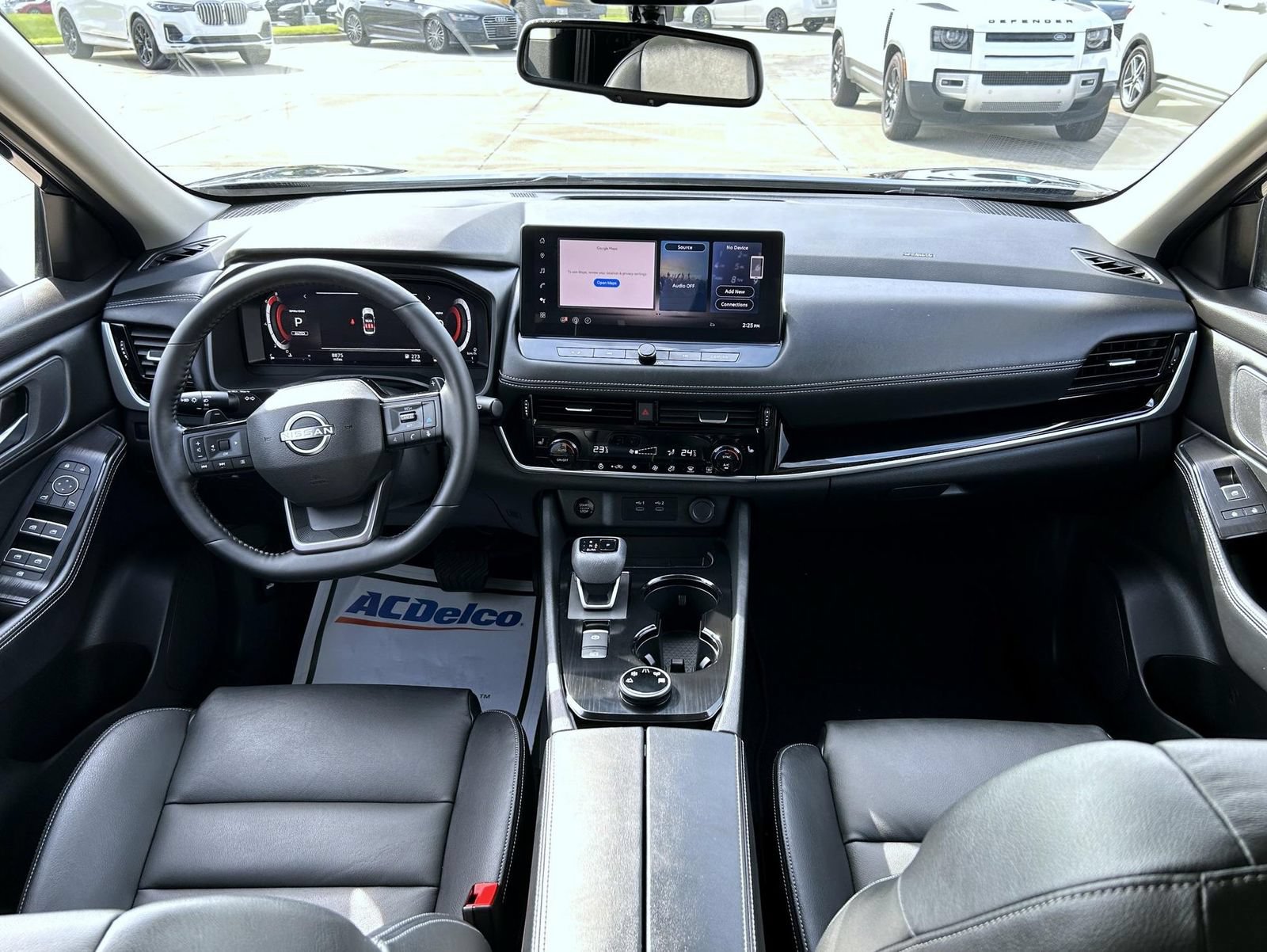 Used 2025 Nissan Rogue SL AWD/4WD image 12