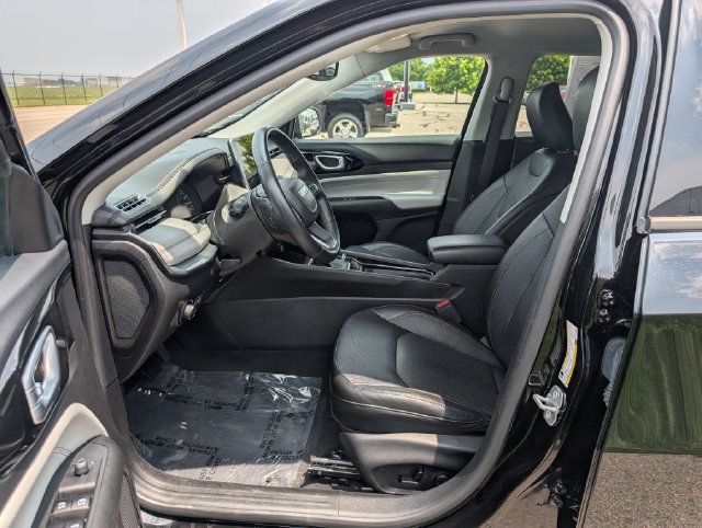 Used 2022 Jeep Compass Limited AWD/4WD image 11