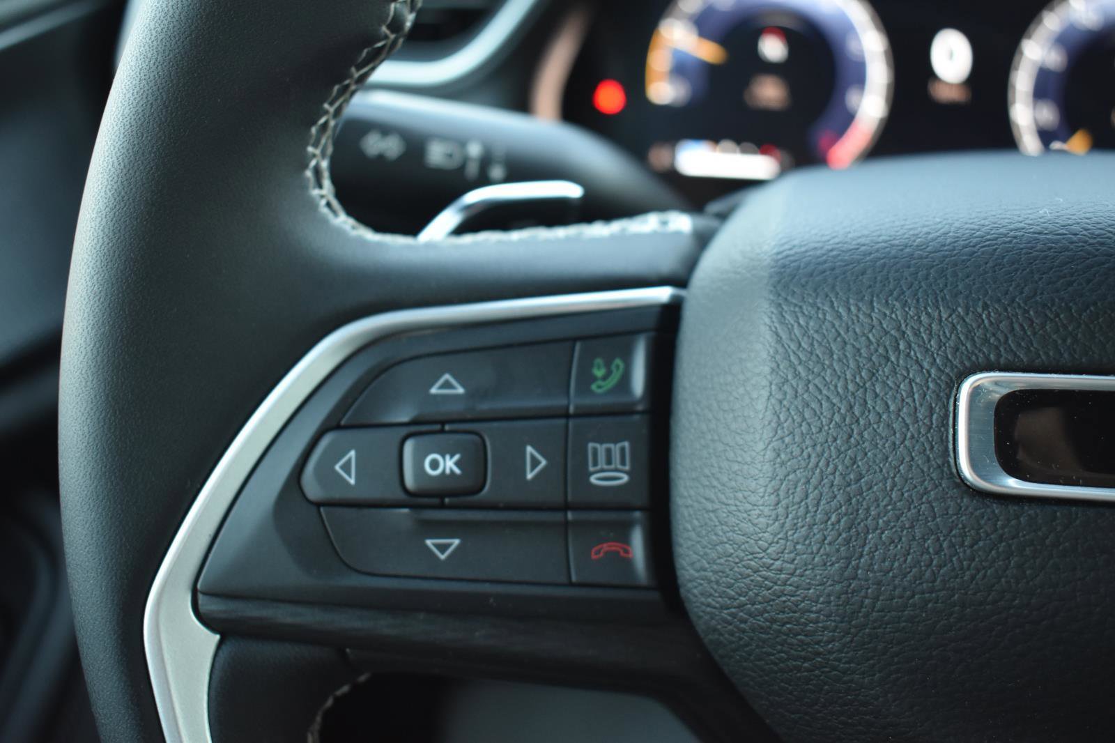 Used 2024 Jeep Grand Cherokee Laredo w/ Trailer Tow Package image 32