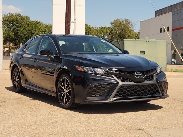 Used 2023 Toyota Camry SE FWD image 2