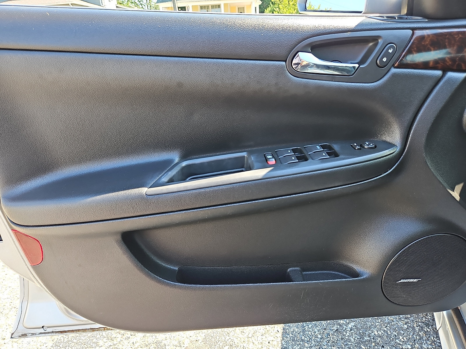 Used 2012 Chevrolet Impala LTZ FWD image 12