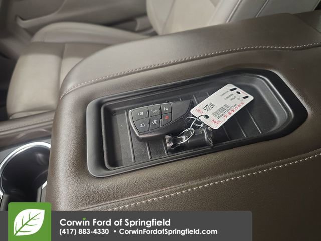 Used 2023 Chevrolet Suburban LT image 27