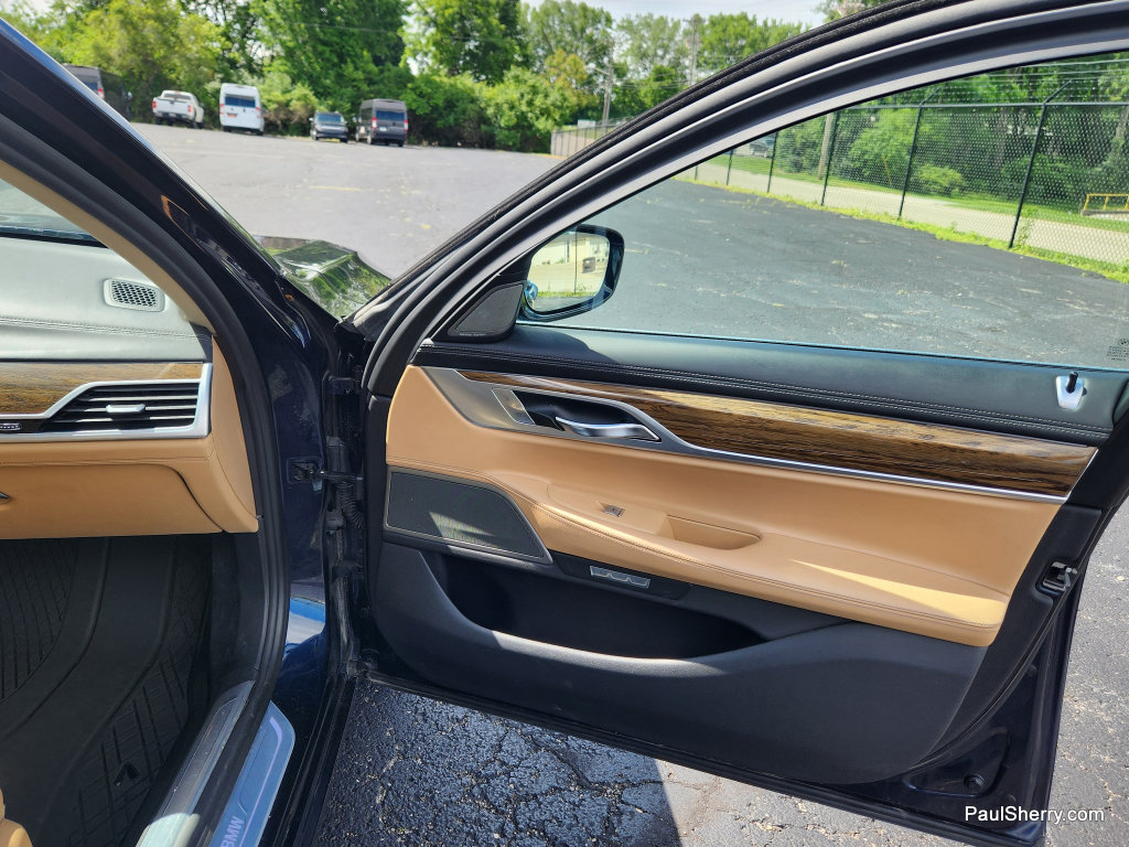 Used 2017 BMW 740i xDrive AWD/4WD image 41