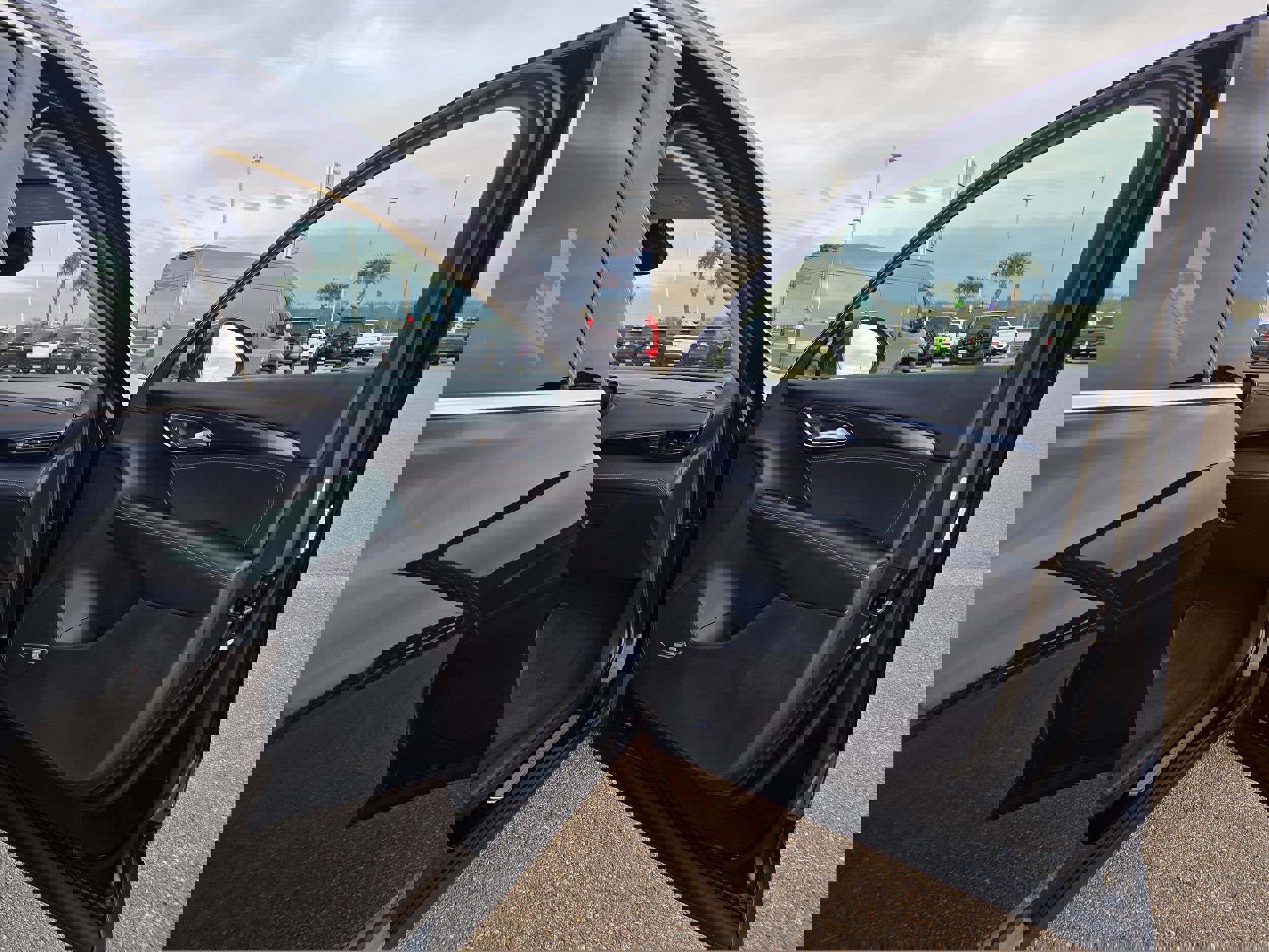 Used 2025 Buick Envision Preferred image 17