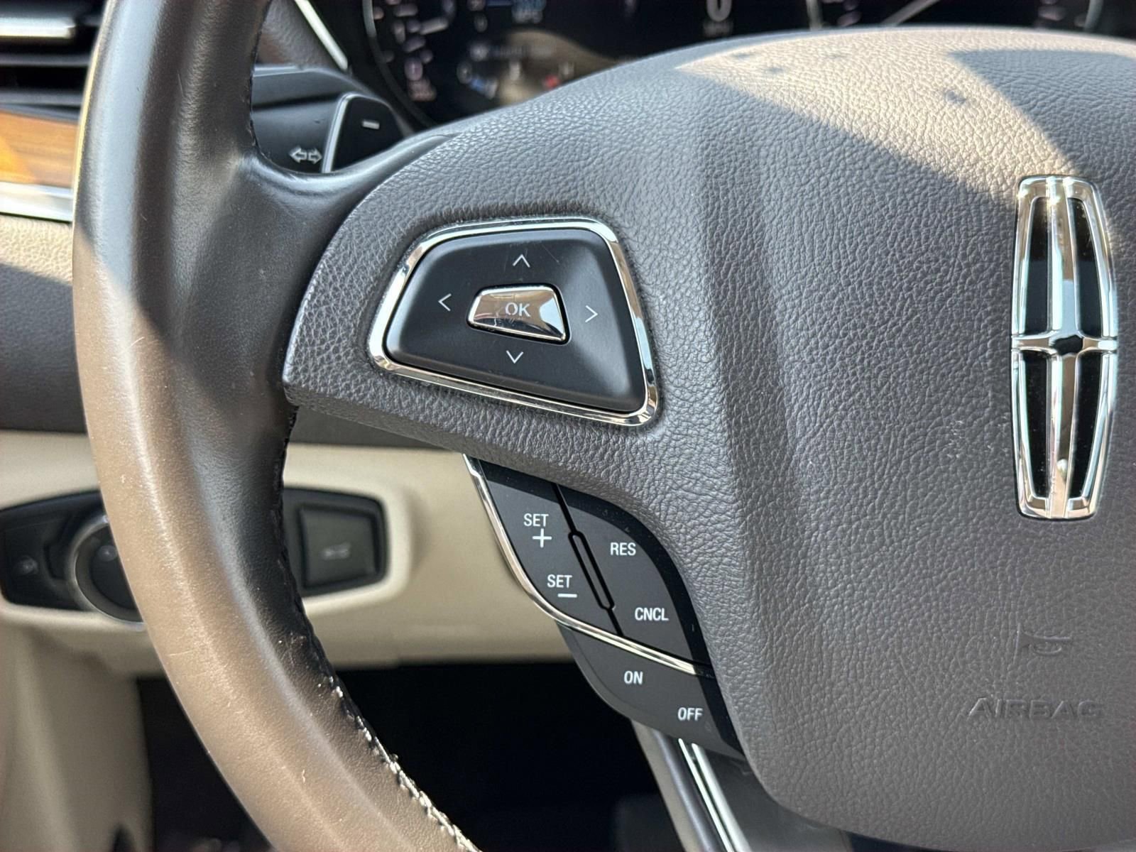 Used 2019 Lincoln MKC Select w/ Select Plus Package AWD/4WD image 15