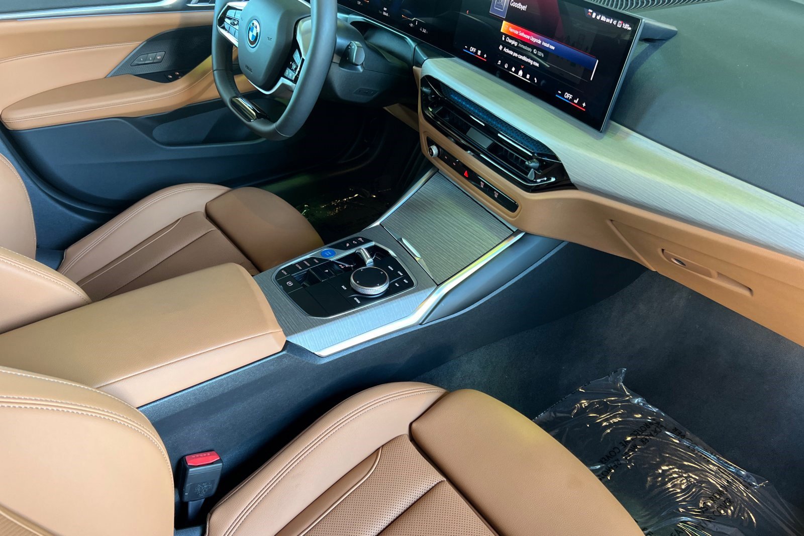 Used 2025 BMW i4 eDrive40 w/ Dynamic Handling Package image 19
