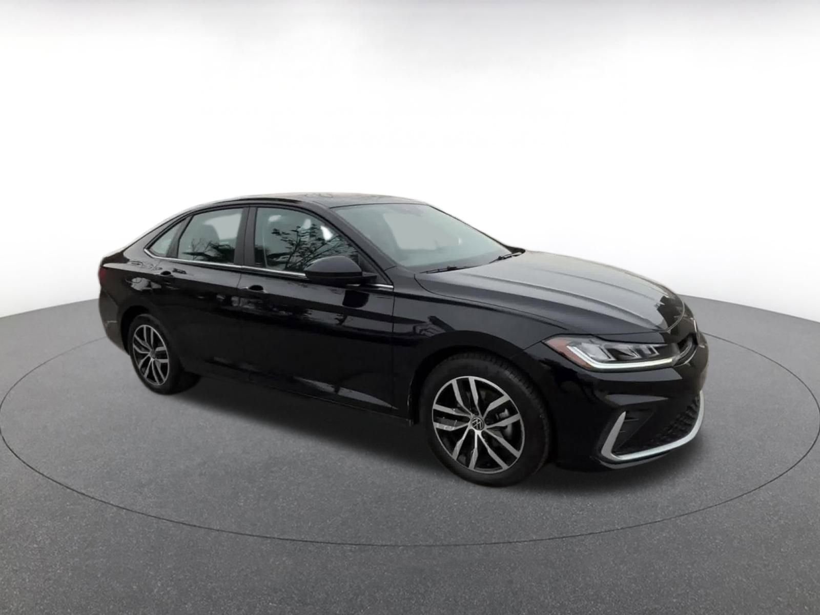 Used 2025 Volkswagen Jetta SE video 2