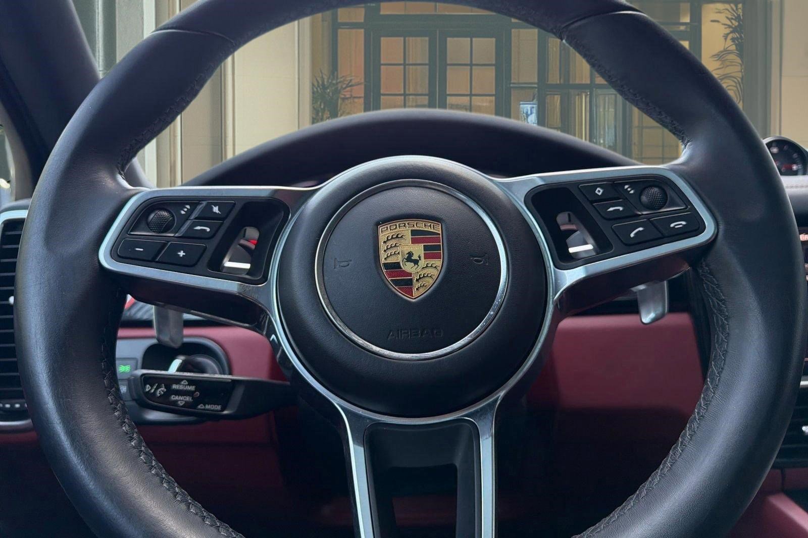 Used 2023 Porsche Cayenne Platinum Edition image 17