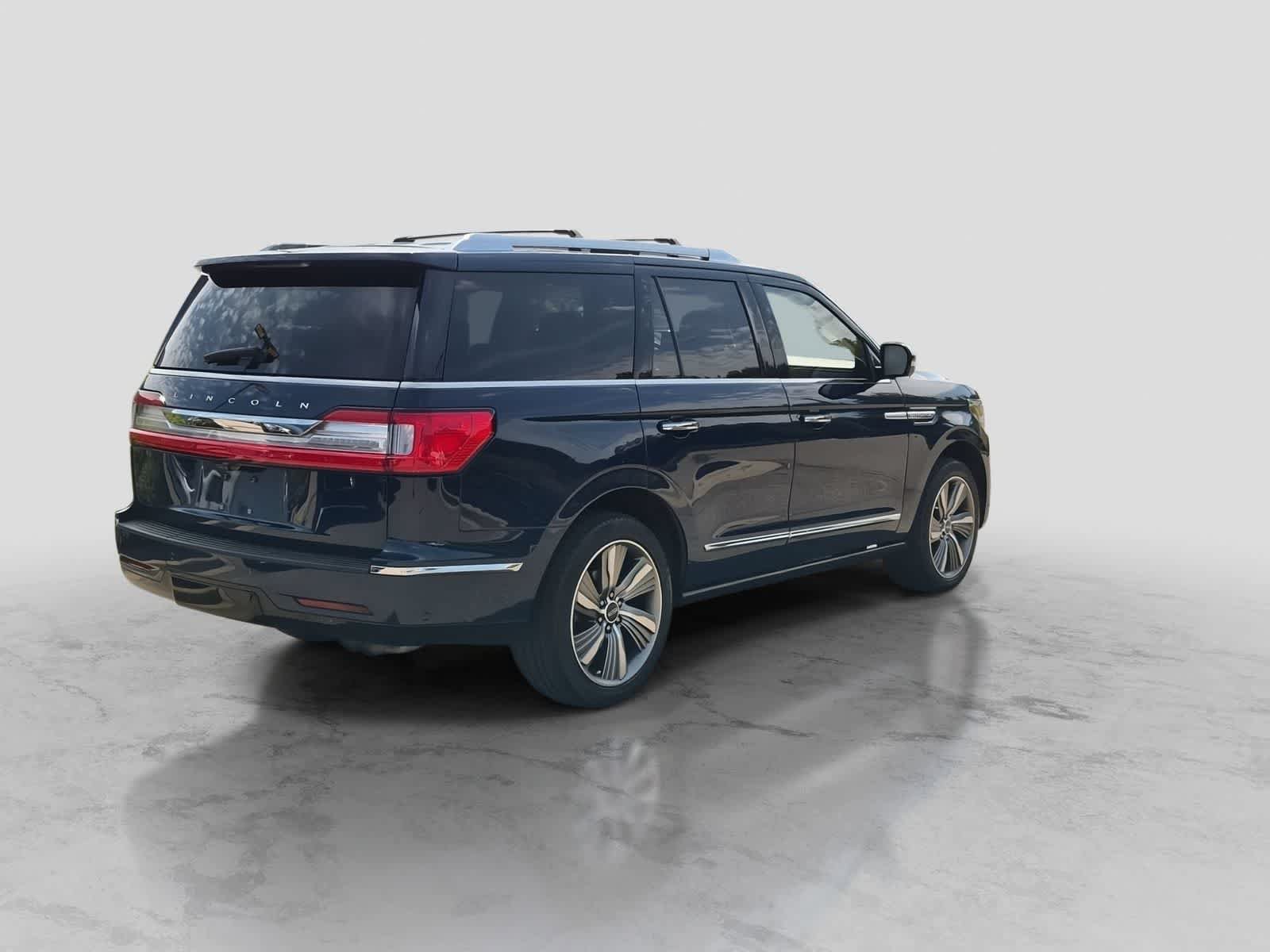 Used 2018 Lincoln Navigator Reserve w/ Technology Package AWD/4WD image 8