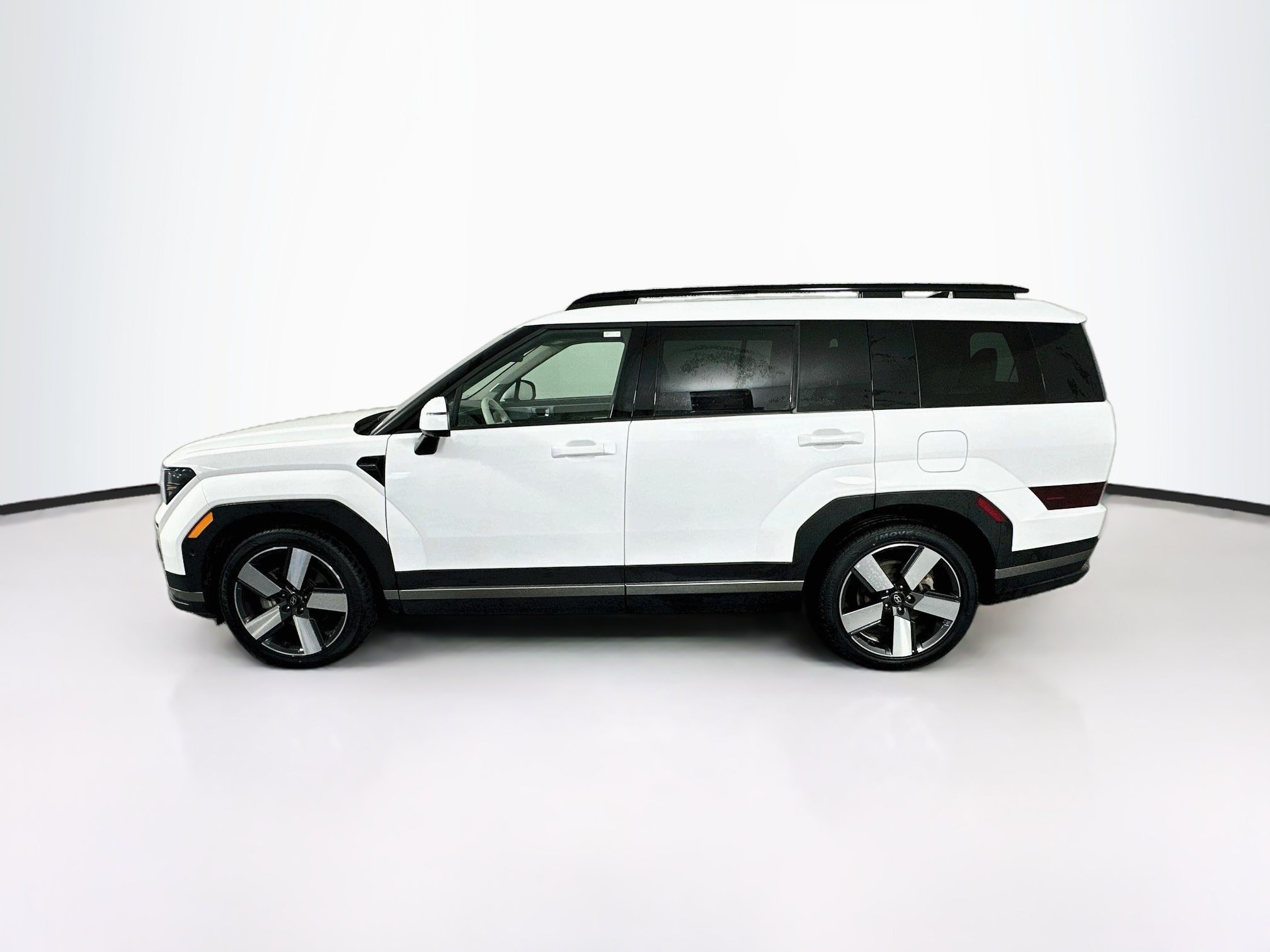 Used 2025 Hyundai Santa Fe Limited FWD image 4