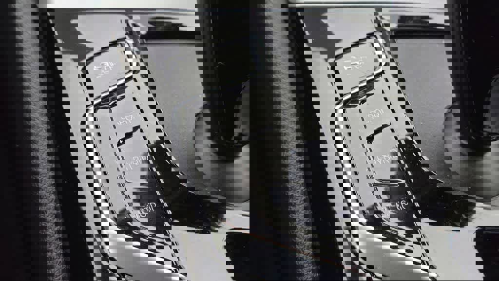 Used 2022 BMW 530e 530e w/ Premium Package image 18