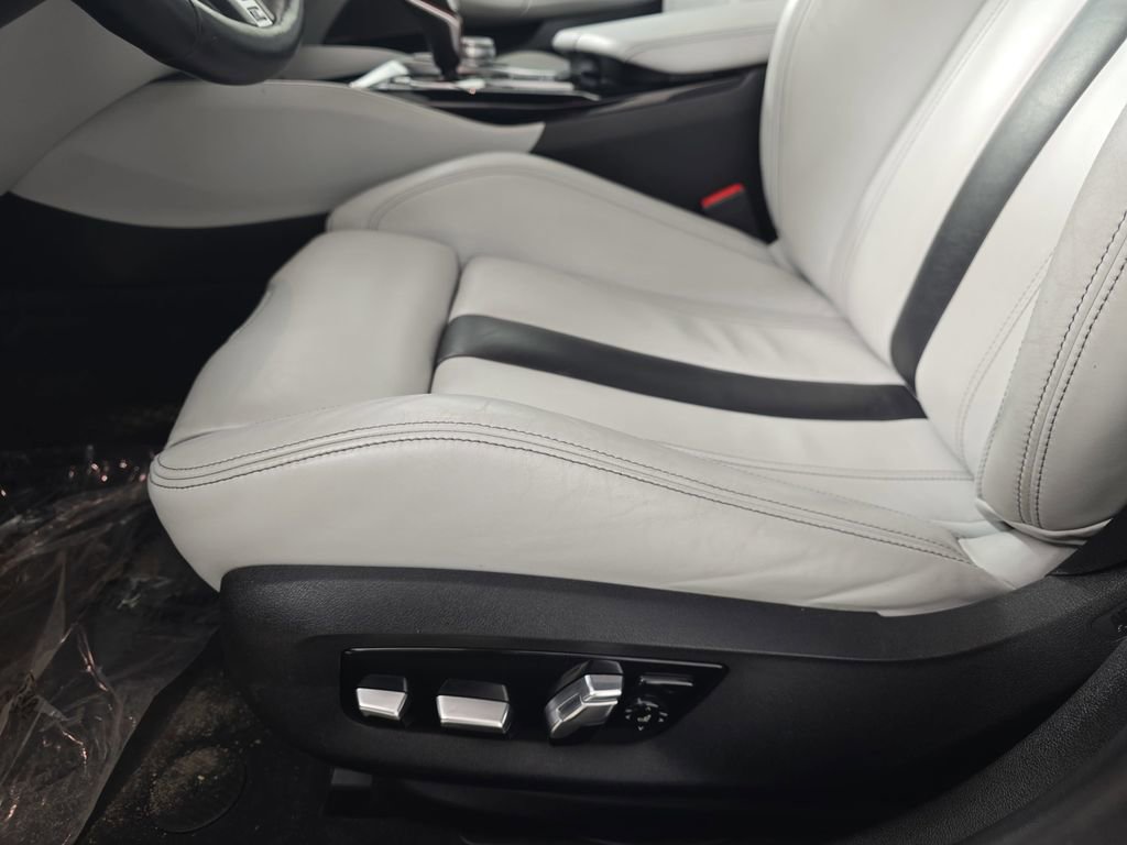 Used 2021 BMW M5 image 32