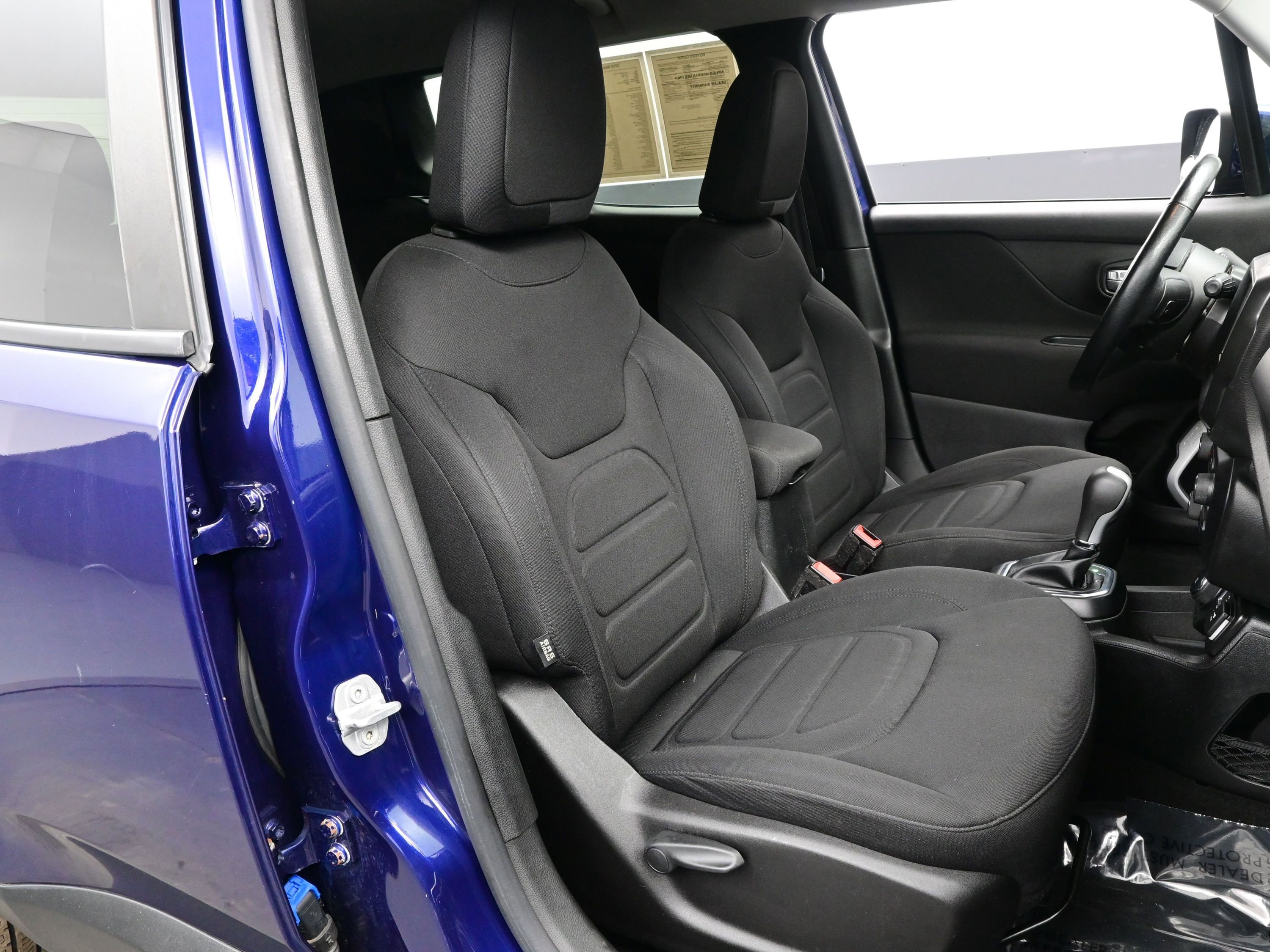 Used 2019 Jeep Renegade Latitude w/ Cold Weather Group image 14