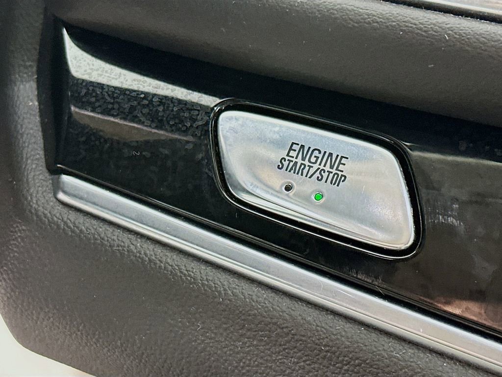 Used 2023 Buick Enclave Avenir w/ Avenir Technology Package AWD/4WD image 22