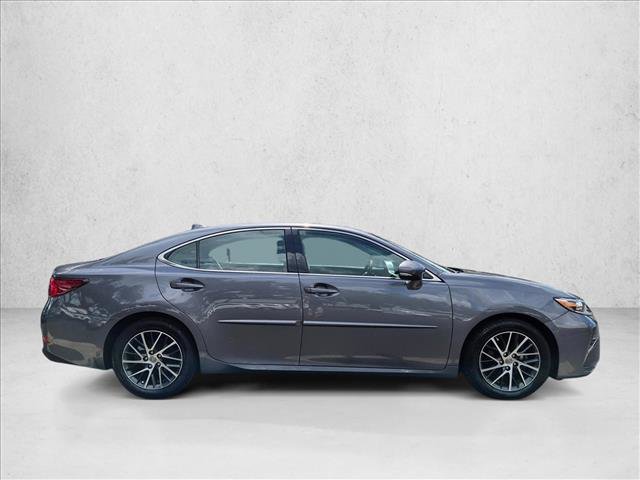 Used 2016 Lexus ES 350 w/ Luxury Package w/Wood Trim FWD image 4