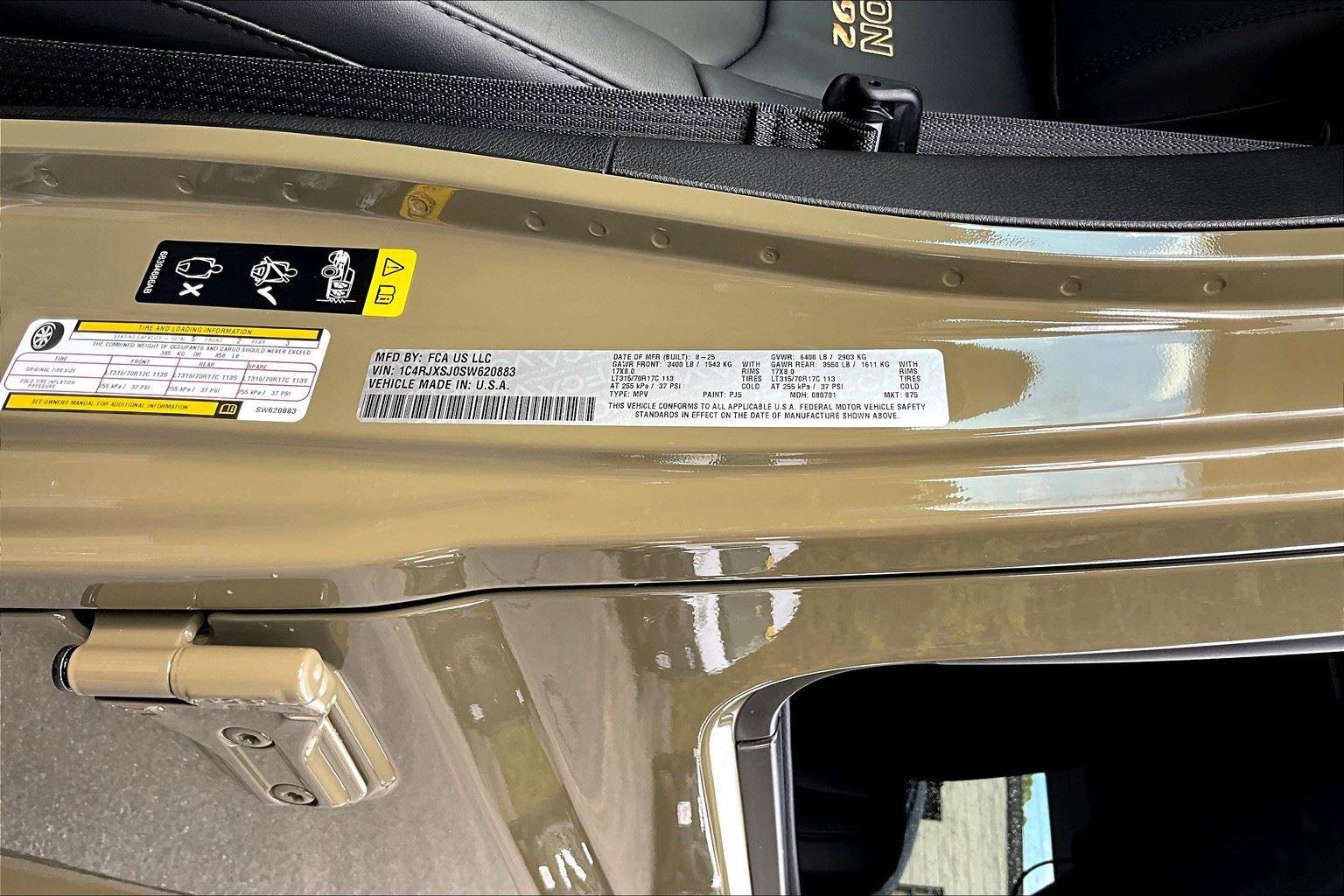 New 2025 Jeep Wrangler Unlimited Rubicon 392 image 13